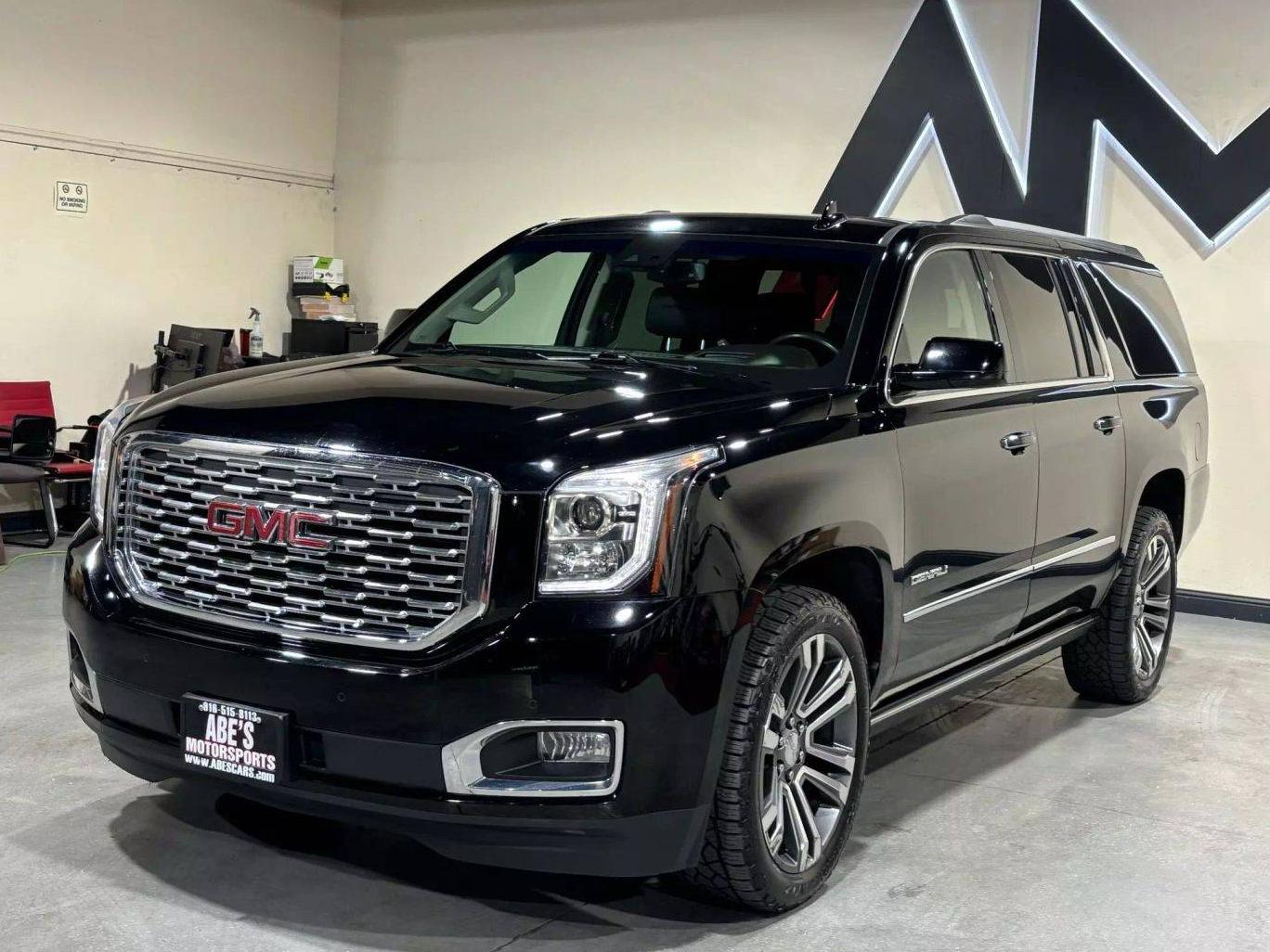 GMC YUKON XL 2018 1GKS2HKJ5JR400130 image